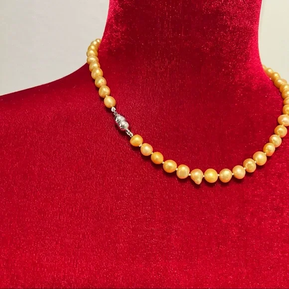 Golden pearl necklace - Picture 2 of 4